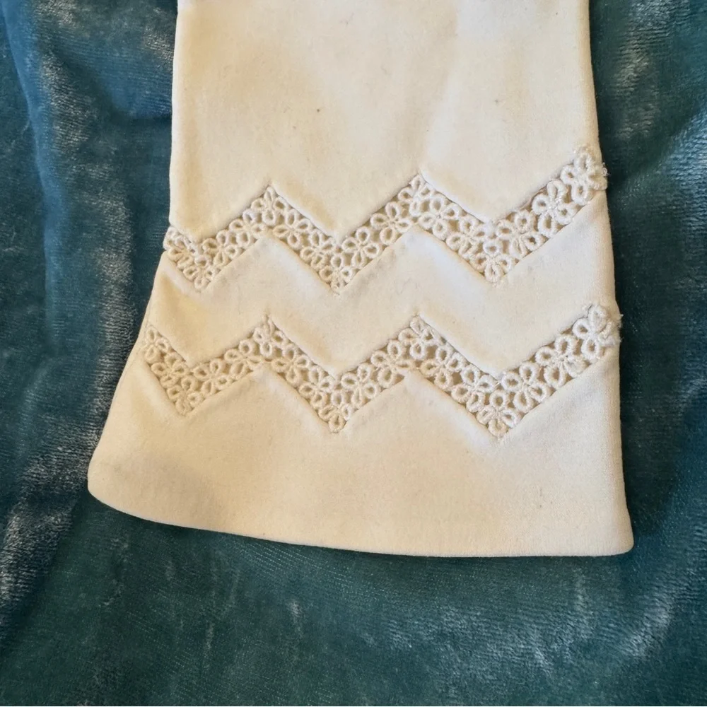 Vintage Classic Women's Cream Gloves with Zigzag Embroidery